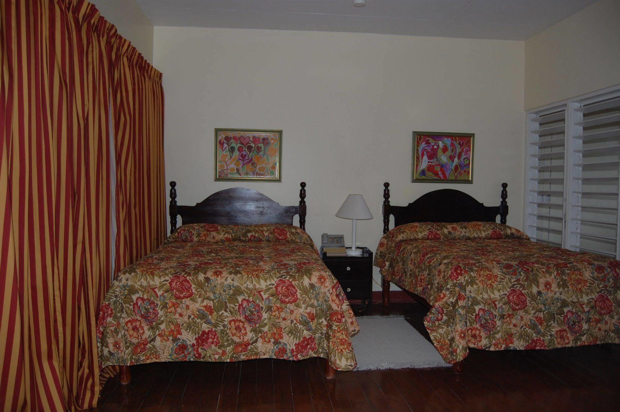 Inn At Shaw Park Gardens & Waterfalls Ocho Rios Exterior foto